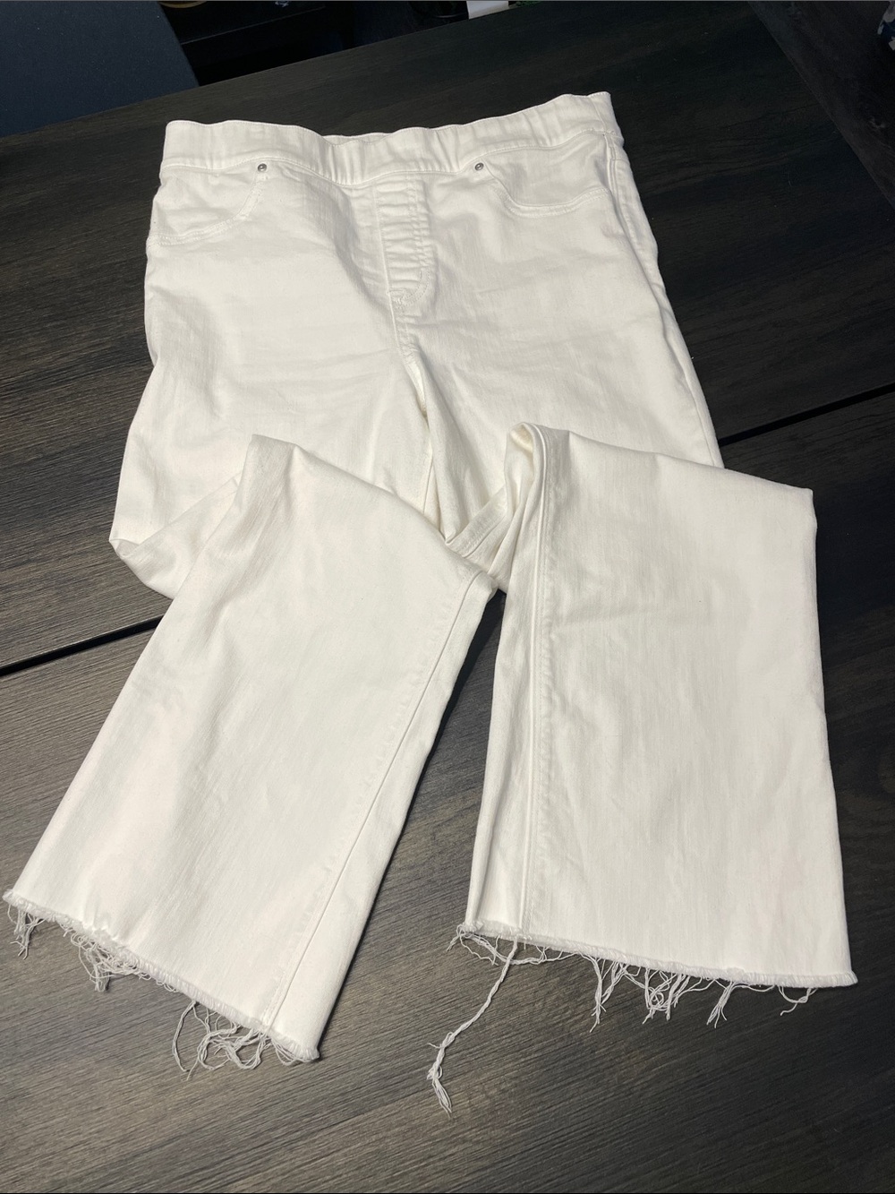 SPANX White Shaping Jeans with Red Logo Tag